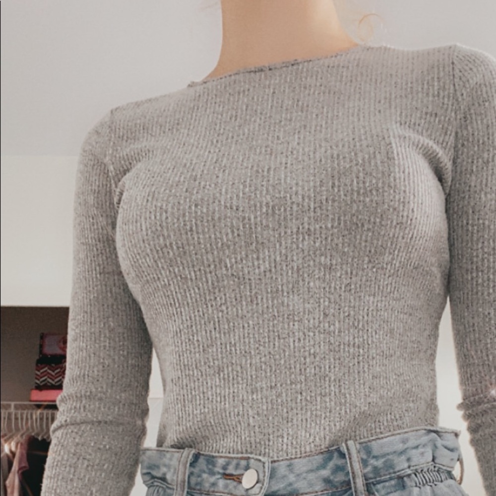 gray long sleeve